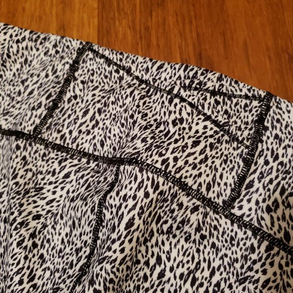 Plus Size Black and White Leggings - 3X - Picture 4 of 5